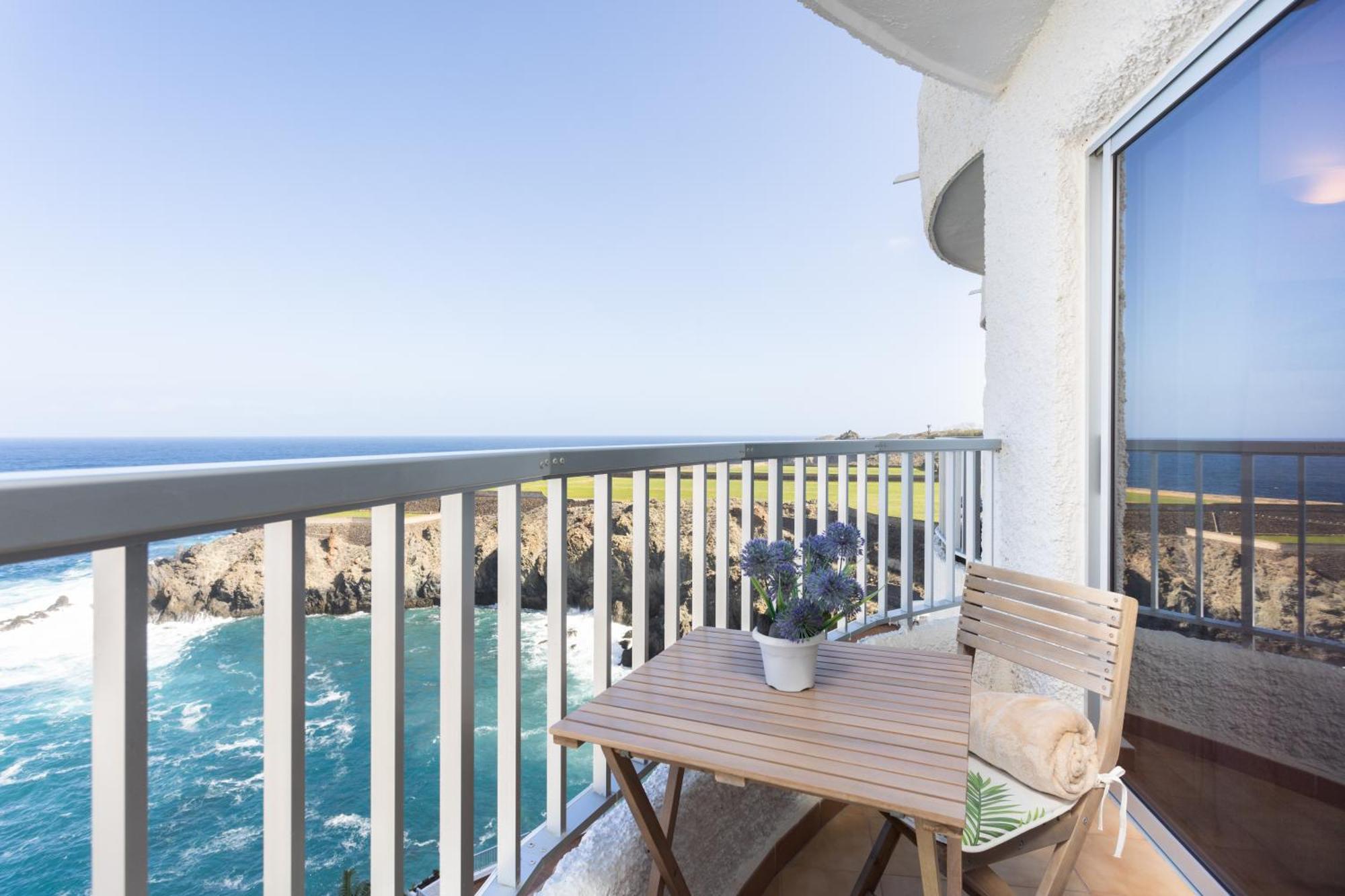 Cozy Seafront Studio With Balcony & Ocean Views San Marcos  Kültér fotó