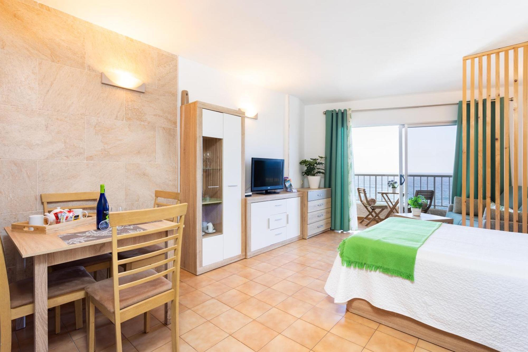 Cozy Seafront Studio With Balcony & Ocean Views San Marcos  Kültér fotó